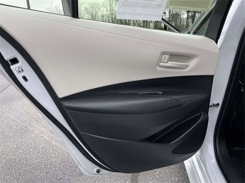 Used 2023 Toyota Corolla LE image 15