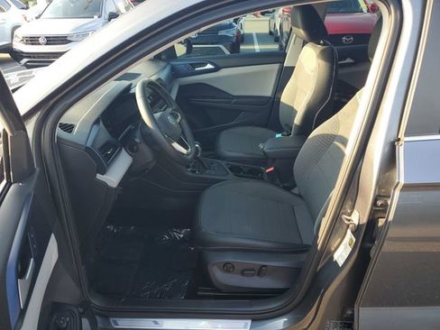 Certified 2023 Volkswagen Taos SE FWD image 17