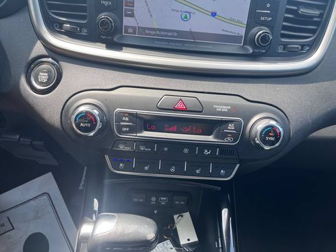 Used 2019 Kia Sorento SX AWD/4WD image 16