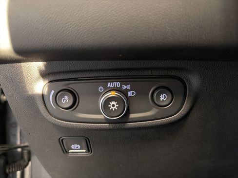 Used 2021 GMC Terrain SLT w/ Infotainment Package II image 18