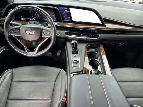 Certified 2024 Cadillac Escalade Premium Luxury image 13