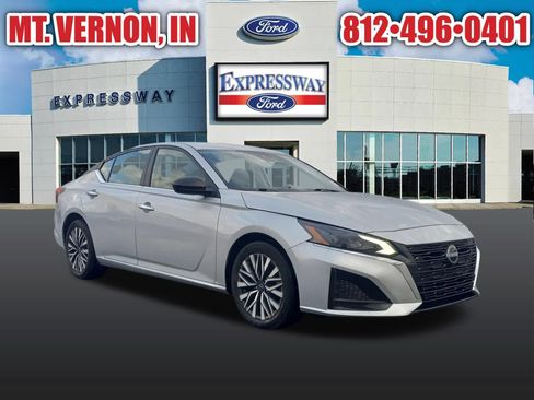 Used 2024 Nissan Altima 2.5 SV image 5