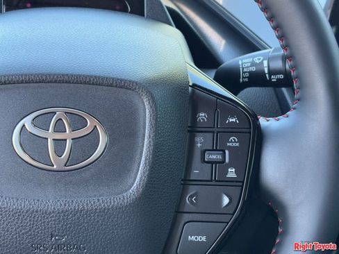 Used 2025 Toyota Prius Plug-In Hybrid image 22