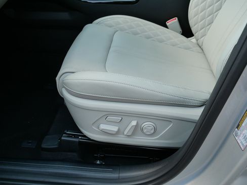 Certified 2025 Kia Sorento SX Prestige AWD/4WD image 20