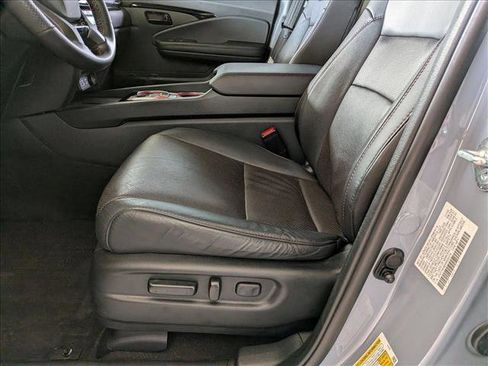 Certified 2024 Honda Passport Black Edition image 16