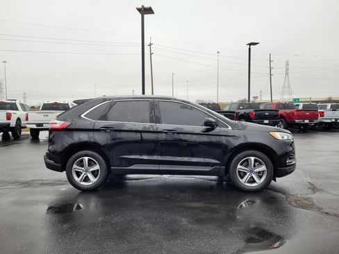 Used 2021 Ford Edge SEL w/ Convenience Package image 2