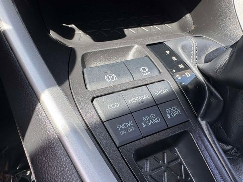 Certified 2023 Toyota RAV4 LE AWD/4WD image 31