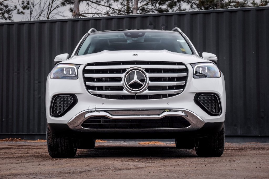 Used 2026 Mercedes-Benz GLS 450 4MATIC image 5