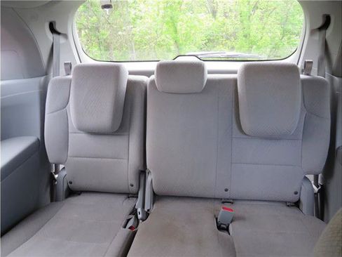 Used 2016 Honda Odyssey SE image 6