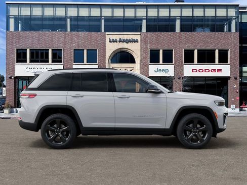 New 2026 Jeep Grand Cherokee Limited w/ Limited Altitude Package AWD/4WD image 21