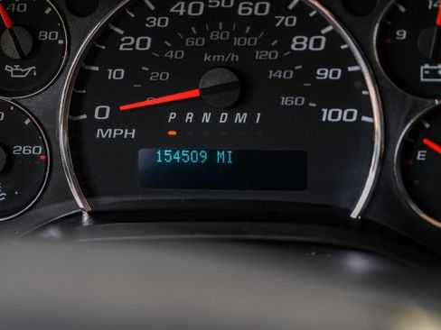 Used 2019 Chevrolet Express 2500 Extended w/ Driver Convenience Package RWD image 19