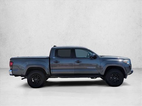 Used 2019 Toyota Tacoma SR5 AWD/4WD image 4