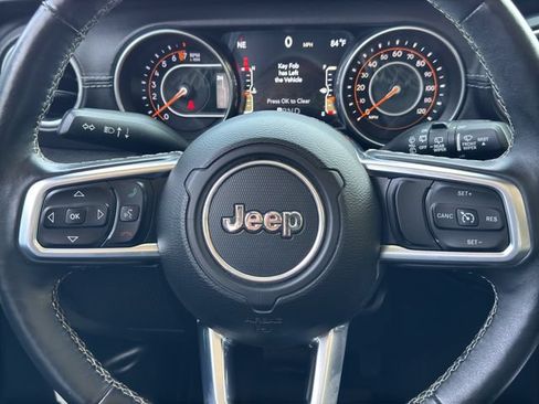 Used 2018 Jeep Wrangler Unlimited Sahara w/ Dual Top Group AWD/4WD image 16