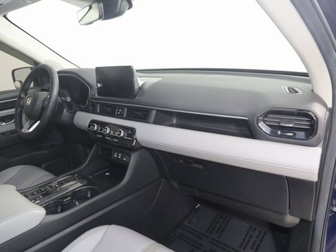 Used 2024 Honda Pilot Touring image 43