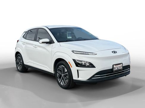 Certified 2023 Hyundai Kona SE w/ Cargo Package image 7