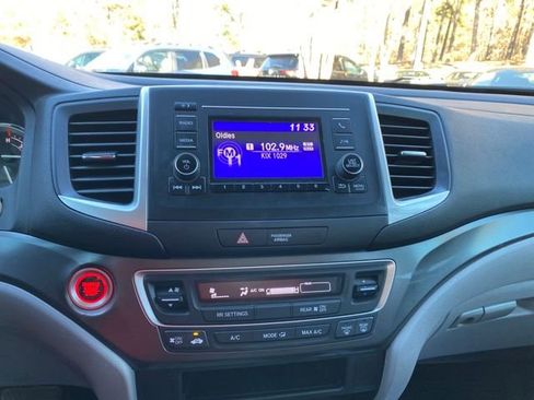 Used 2017 Honda Pilot LX image 31