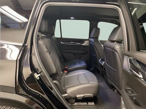 Used 2025 Cadillac XT6 Premium Luxury AWD/4WD image 28