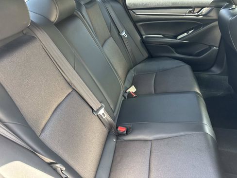 Used 2018 Honda Accord Sport image 18