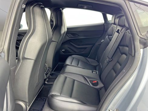 Used 2021 Porsche Taycan image 40