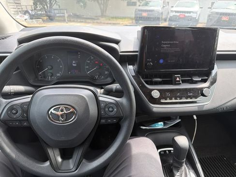 Used 2025 Toyota Corolla LE FWD image 16