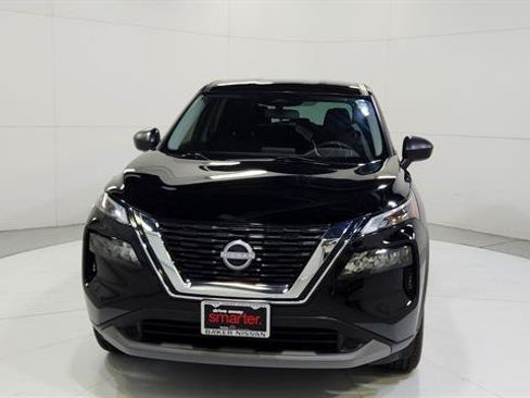 Used 2023 Nissan Rogue S AWD/4WD image 2