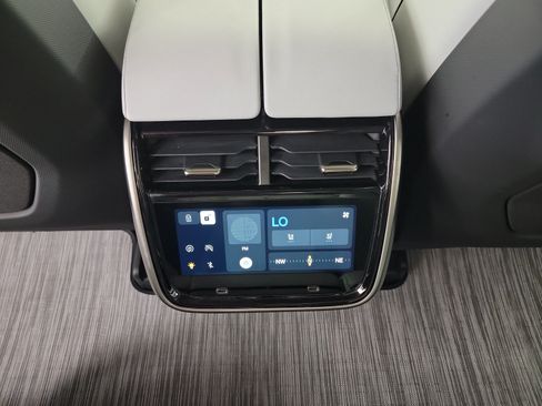 Used 2024 Rivian R1S Adventure AWD/4WD image 30