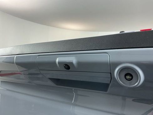 Used 2025 Ford F350 Lariat w/ FX4 Off-Road Package image 9