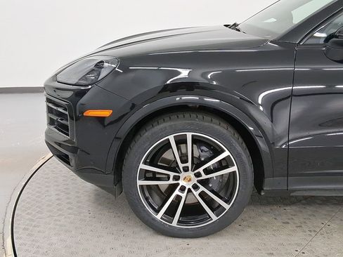 Certified 2024 Porsche Cayenne Coupe AWD/4WD image 23