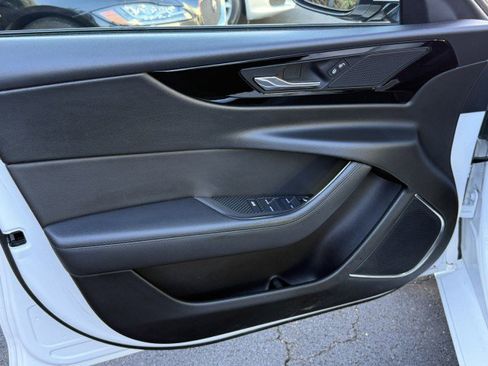 Used 2020 Jaguar XE S image 22