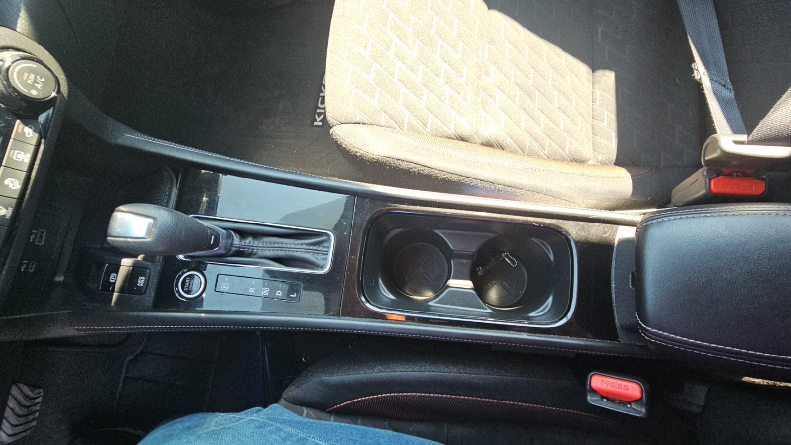 Used 2023 Nissan Kicks SR FWD image 20