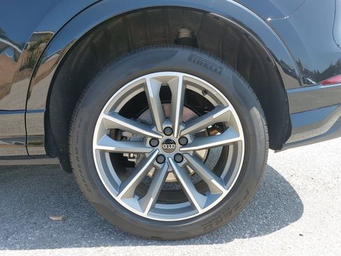 Certified 2025 Audi Q3 2.0T Premium w/ Convenience Package AWD/4WD image 37