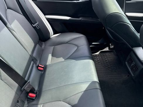 Used 2022 Toyota Camry XSE FWD image 10