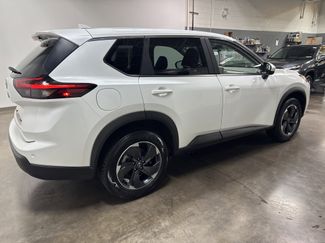 Used 2025 Nissan Rogue SV video 3