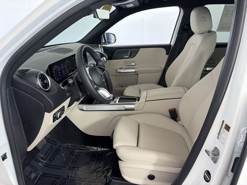 Certified 2025 Mercedes-Benz GLB 250 4MATIC image 6