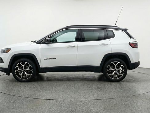 Used 2025 Jeep Compass Limited image 5