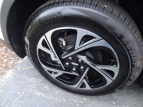 Used 2025 Lincoln Nautilus Premier image 13