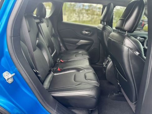 Used 2022 Jeep Cherokee Limited image 19