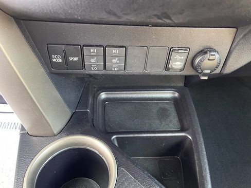 Used 2013 Toyota RAV4 Limited image 23