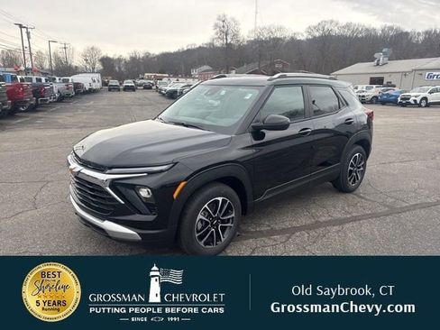 New 2026 Chevrolet TrailBlazer LT w/ LT Cold Weather Package FWD image 4