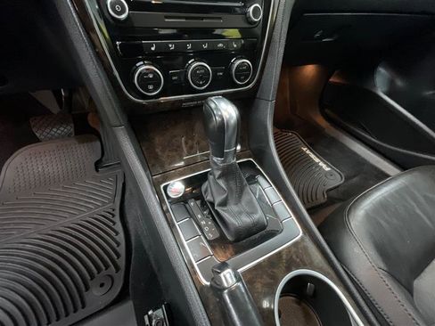 Used 2014 Volkswagen Passat TDI SEL Premium image 17