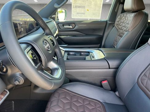 New 2026 Nissan Armada Platinum image 19