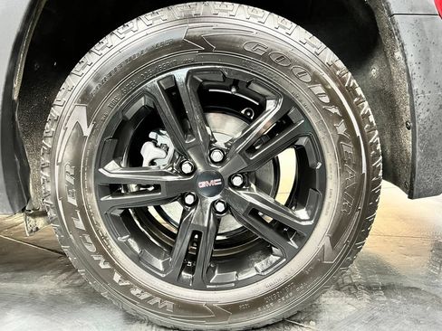 Used 2024 GMC Terrain AT4 AWD/4WD image 25