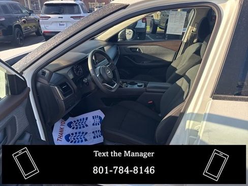 Used 2023 Nissan Rogue S image 20