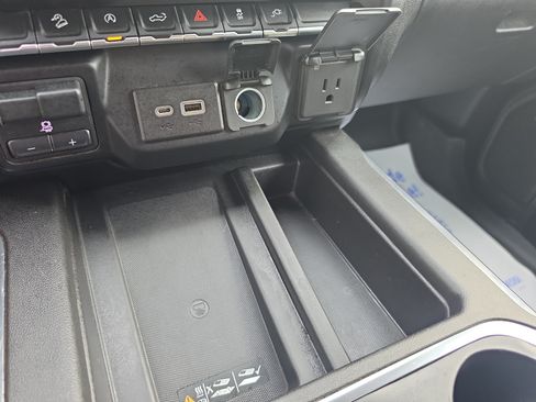 Used 2019 GMC Sierra 1500 SLT w/ SLT Premium Package AWD/4WD image 33