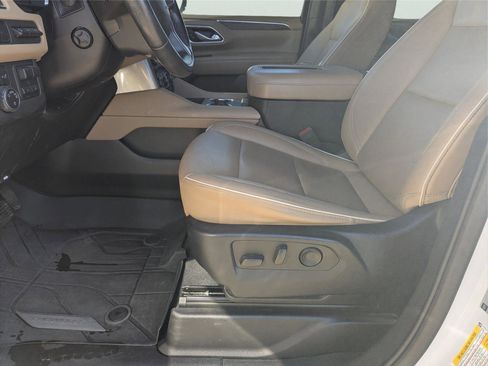 Used 2023 Chevrolet Tahoe Premier w/ Advanced Technology Package image 16