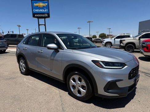 Used 2023 Honda HR-V LX image 3