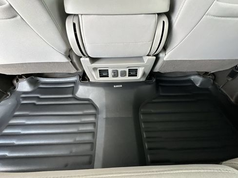 Used 2021 Chevrolet Silverado 1500 LT AWD/4WD image 20