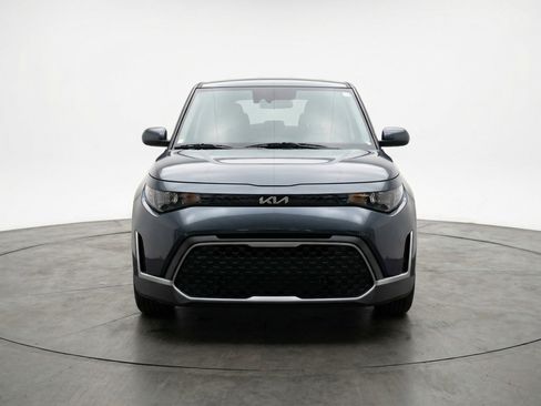 Used 2025 Kia Soul LX w/ LX Technology Package FWD image 2
