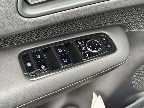 Certified 2024 Nissan Ariya FWD image 17