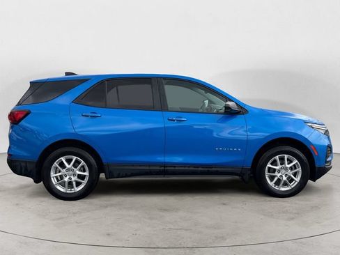 Used 2024 Chevrolet Equinox LS w/ LS Convenience Package AWD/4WD image 4
